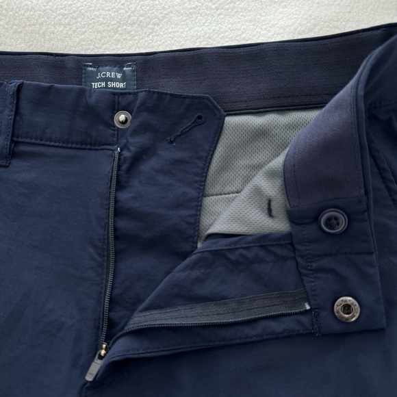 J. Crew 9” Tech Short 29 Navy - Picture 6 of 8